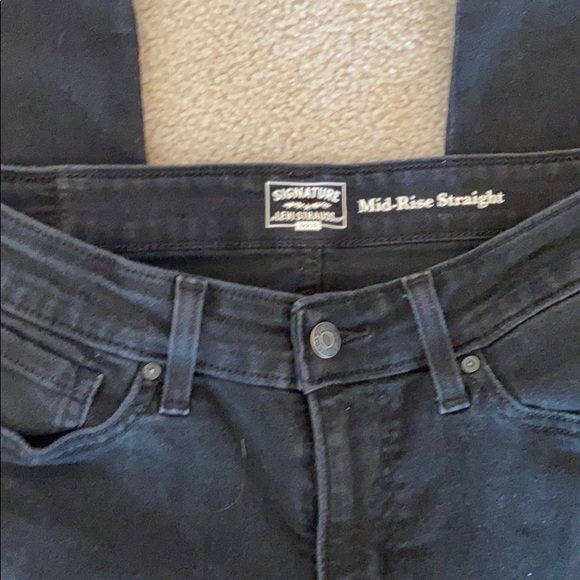 Levi Strauss Mid Rise Straight - Picture 2 of 3